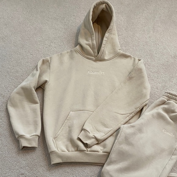 Comfrt Beige Hoodie and Sweatpants Set - Unisex - Picture 3 of 16